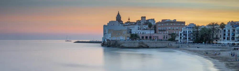 スペイン、サンセバスチャン、夕暮れの海岸